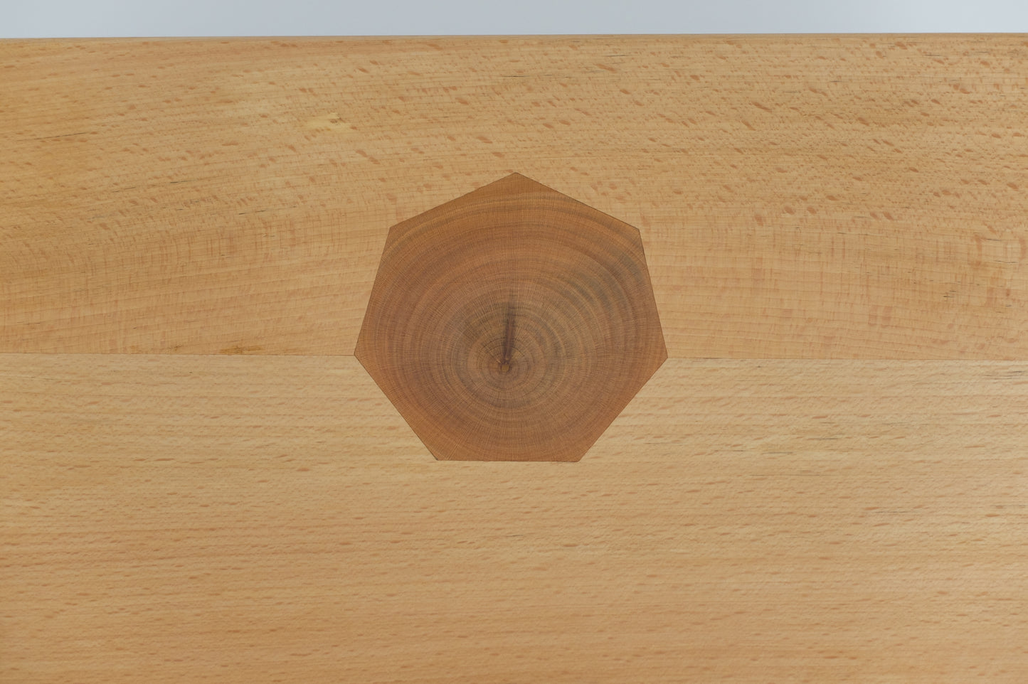 Bibelständer aus Eiche und Kirsche